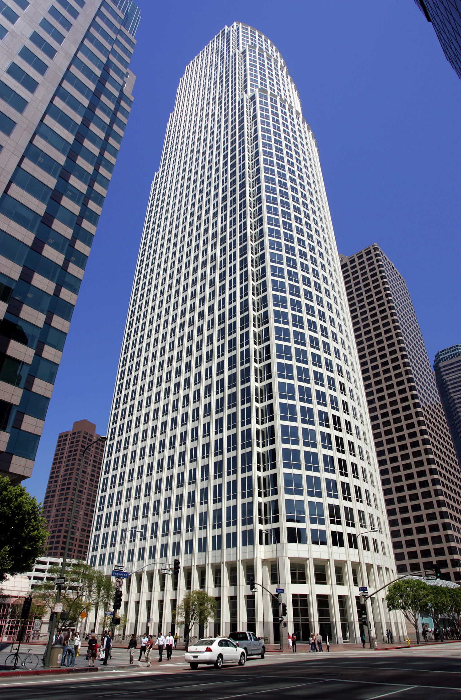 777 Tower, Los Angeles - View from South Figueroa Street. © Mathias Beinling
